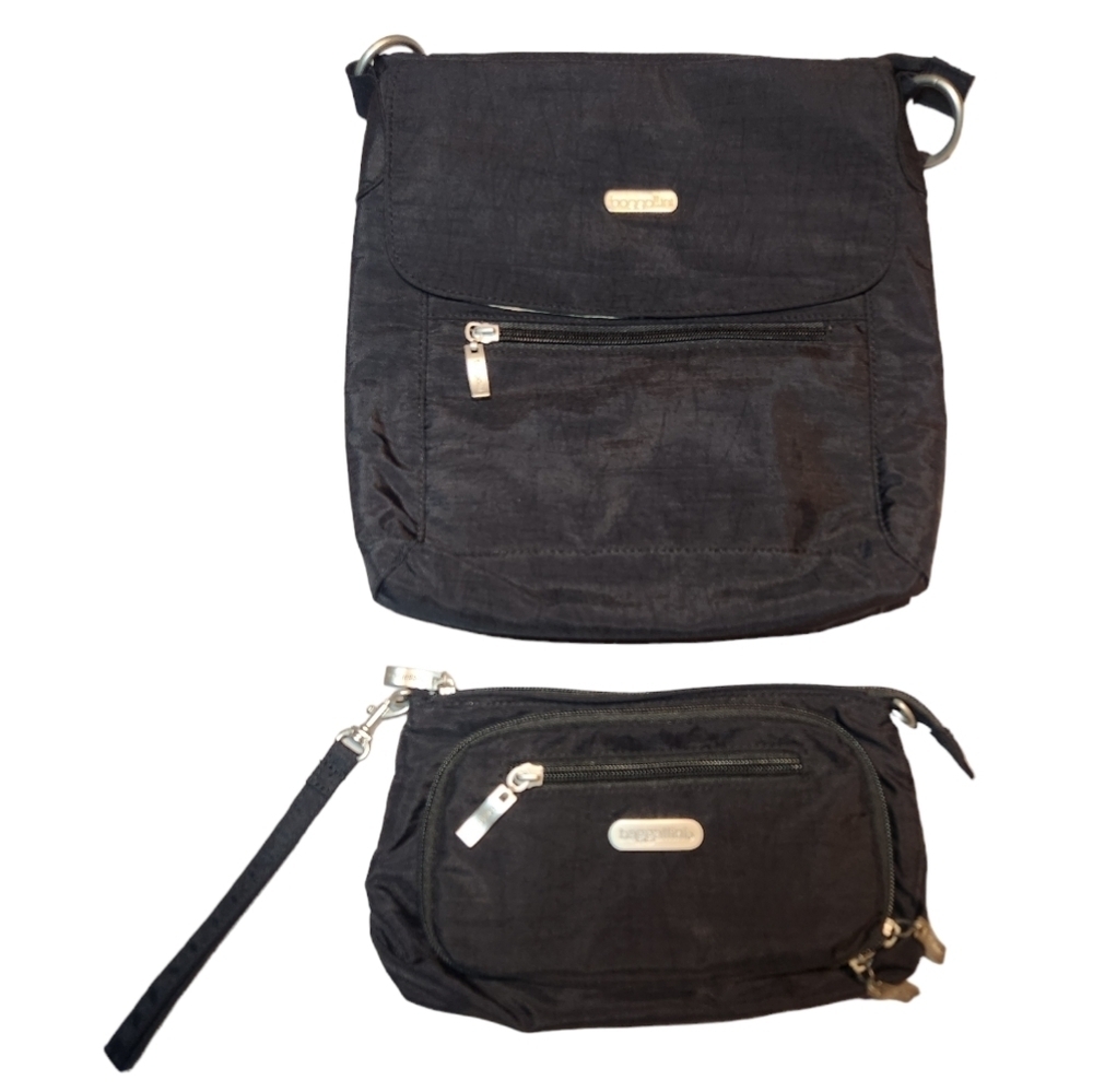 Baggallini Casual Black Multi Pocket Crossbody Purse Wristlet Set Utility Travel